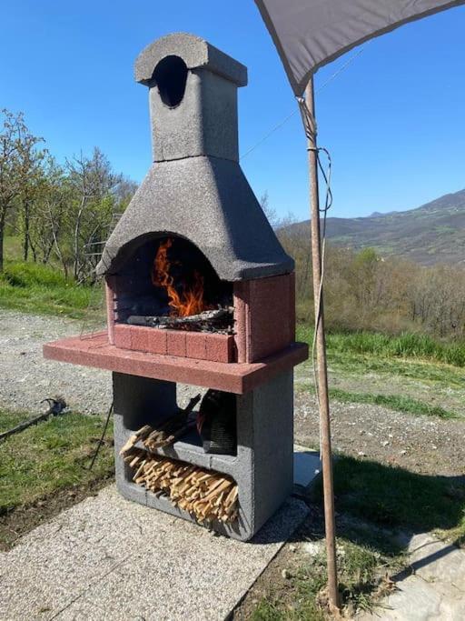 La Casa Sulla Collina Varsi Exterior foto