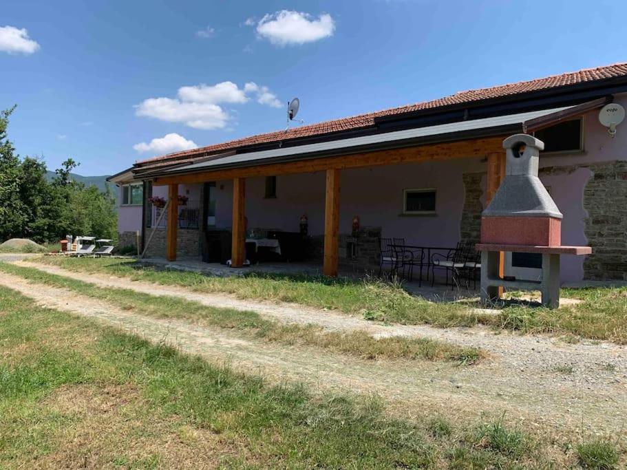 La Casa Sulla Collina Varsi Exterior foto