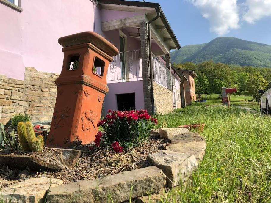 La Casa Sulla Collina Varsi Exterior foto